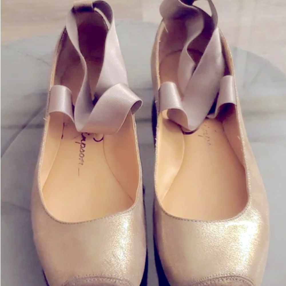 Fab Jessica Simpson soft gold round toe ballet flats